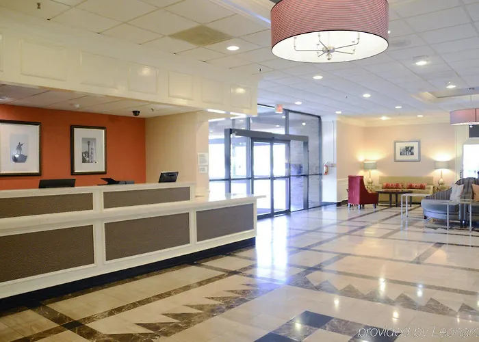 Hotel Charleston Airport 3*
